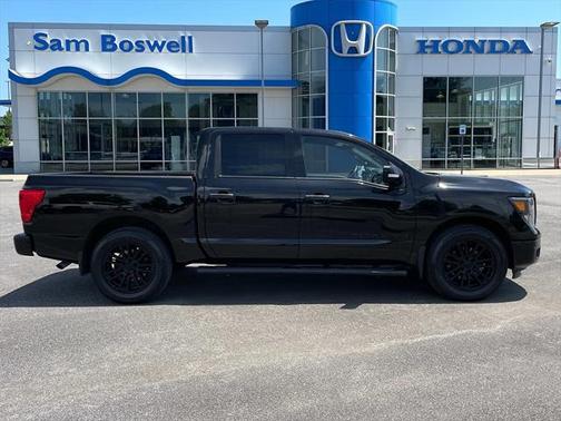 2018 Nissan Titan SV