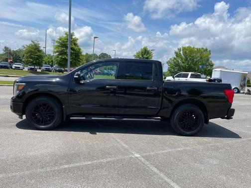 2018 Nissan Titan SV