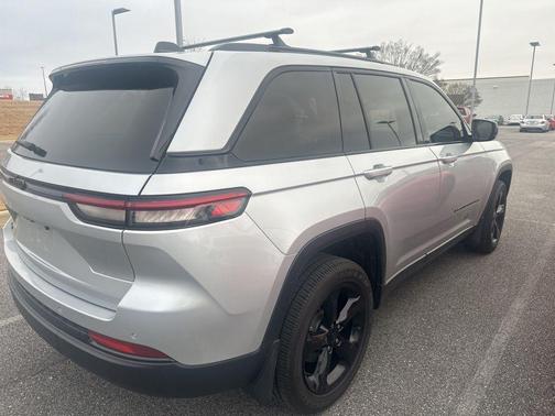 2024 Jeep Grand Cherokee Altitude