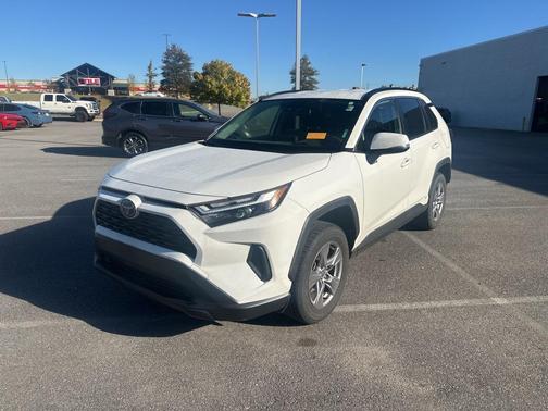 2022 Toyota RAV4 Hybrid XLE