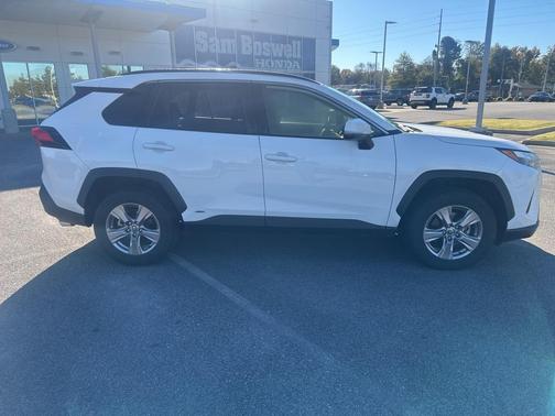 2022 Toyota RAV4 Hybrid XLE