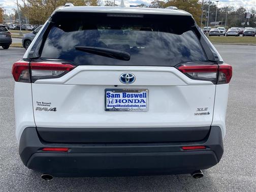 2022 Toyota RAV4 Hybrid XLE