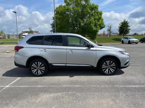 2020 Mitsubishi Outlander ES