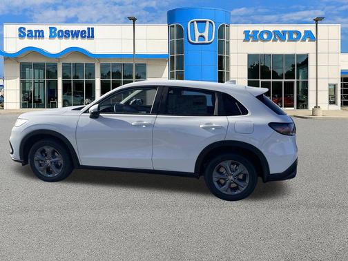 Platinum White Pearl 2026 Honda HR-V LX