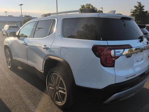 2023 GMC Acadia AWD SLT