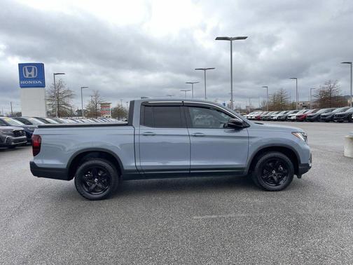 2023 Honda Ridgeline Black