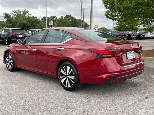 2022 Nissan Altima 2.5 SV