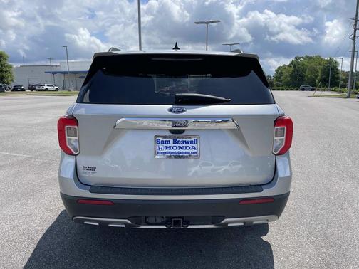 Iconic Silver Metallic 2021 Ford Explorer XLT