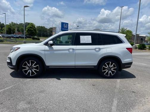 2022 Honda Pilot Touring 8-Passenger