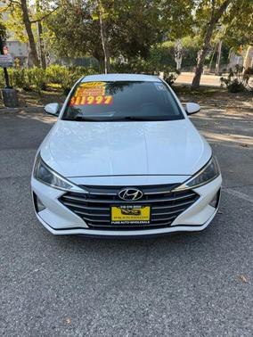 2019 Hyundai ELANTRA SE