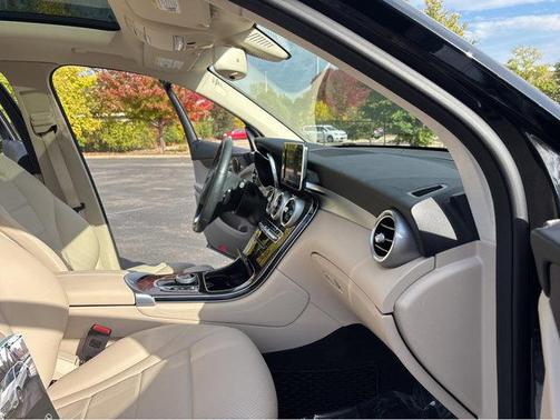 2019 Mercedes-Benz GLC 300 4MATIC