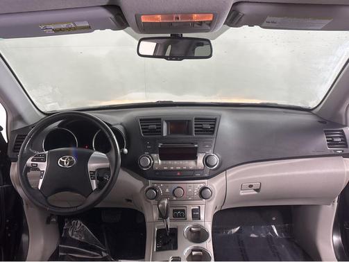 2012 Toyota Highlander SE