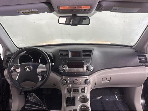 2012 Toyota Highlander SE