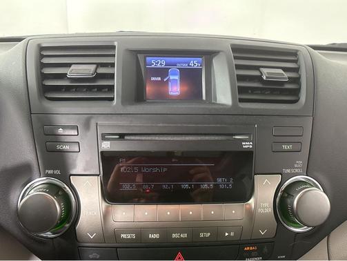 2012 Toyota Highlander SE