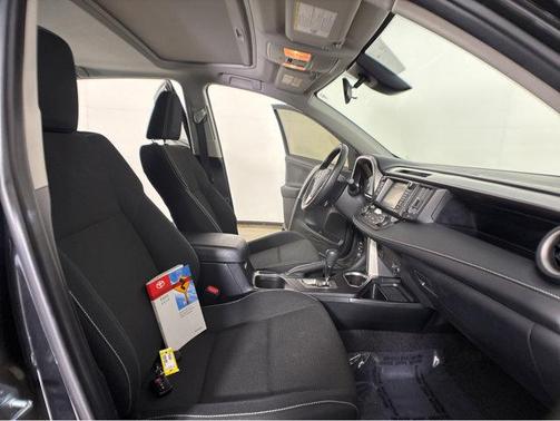 2016 Toyota RAV4 Hybrid XLE