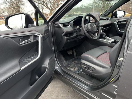 2025 Toyota RAV4 Hybrid SE