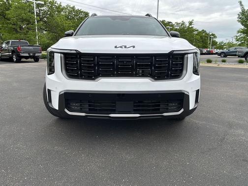Glacial White Pearl 2025 Kia Sorento SX