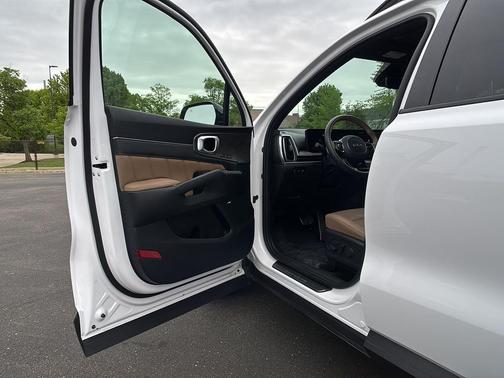 Glacial White Pearl 2025 Kia Sorento SX