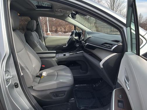 2024 Toyota Sienna XLE