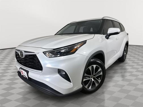 Wind Chill Pearl 2024 Toyota Highlander XLE