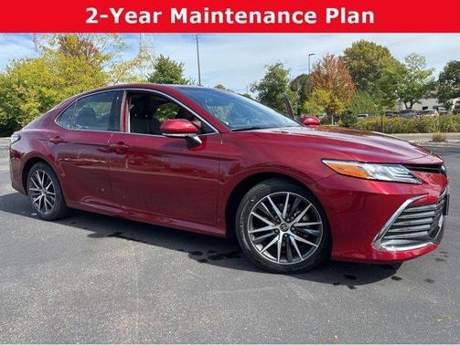 2022 Toyota Camry Hybrid XLE