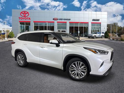 2022 Toyota Highlander Platinum