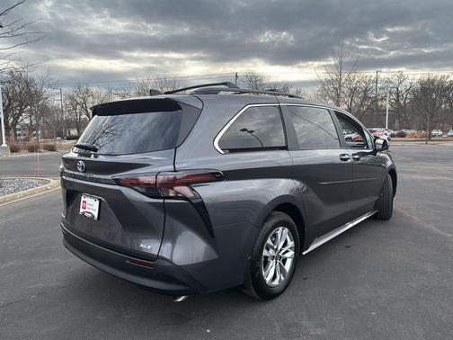 2025 Toyota Sienna XLE