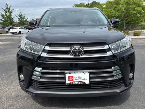 Midnight Black Metallic 2018 Toyota Highlander Limited