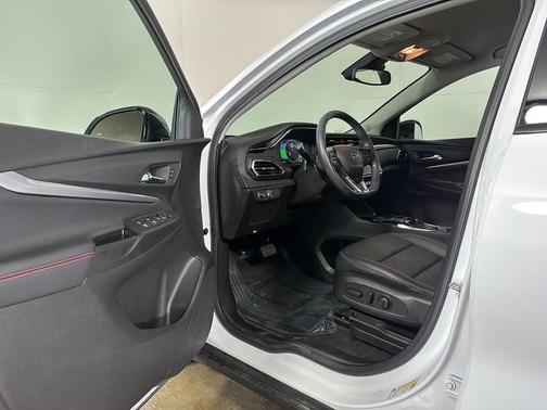 2023 Chevrolet Bolt EUV FWD LT