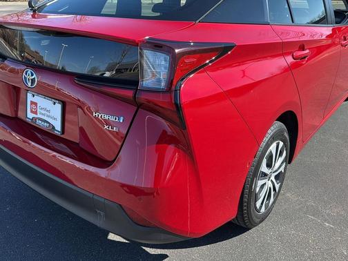 2019 Toyota Prius XLE