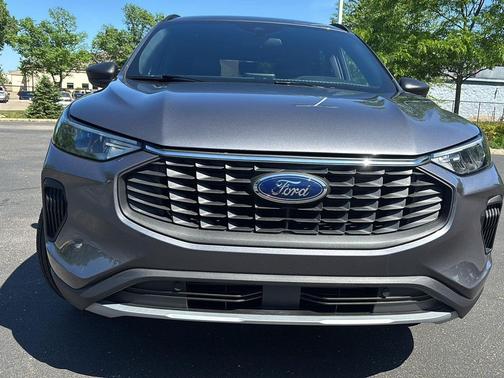 Carbonized Gray Metallic 2025 Ford Escape ST-Line