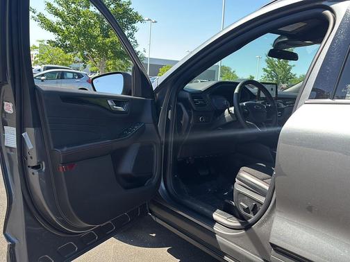 Carbonized Gray Metallic 2025 Ford Escape ST-Line
