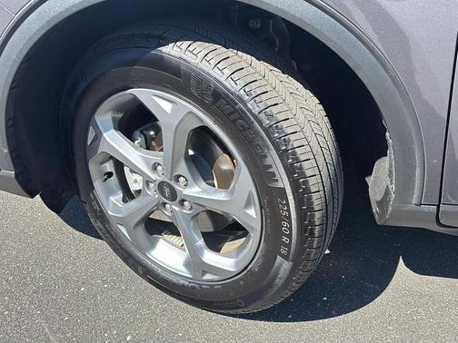 Carbonized Gray Metallic 2025 Ford Escape ST-Line
