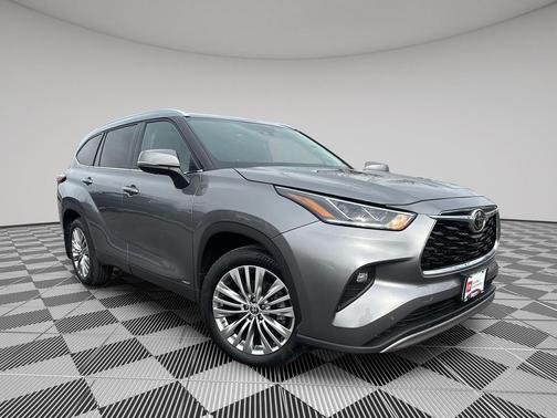 2025 Toyota Highlander Hybrid Platinum