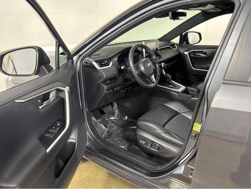 2021 Toyota RAV4 Hybrid SE
