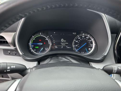 Moon Dust 2021 Toyota Highlander Hybrid XLE