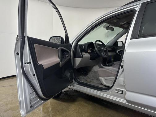 Classic Silver Metallic 2008 Toyota RAV4 Base