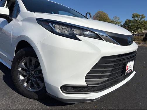2021 Toyota Sienna LE