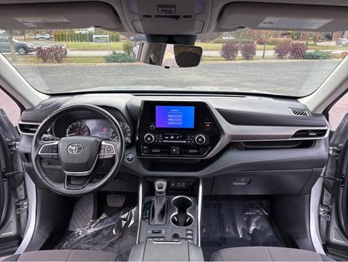 2023 Toyota Highlander LE