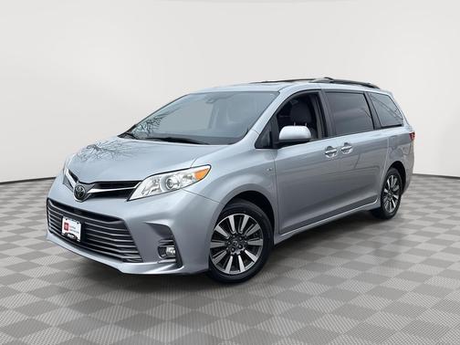 2018 Toyota Sienna XLE