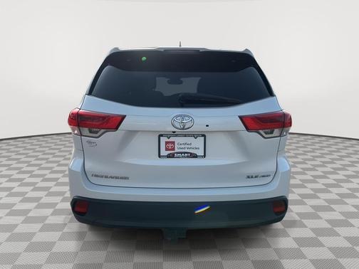 Blizzard Pearl 2017 Toyota Highlander XLE