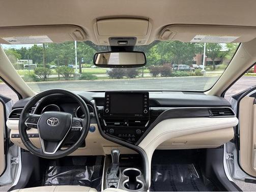 2023 Toyota Camry Hybrid XLE