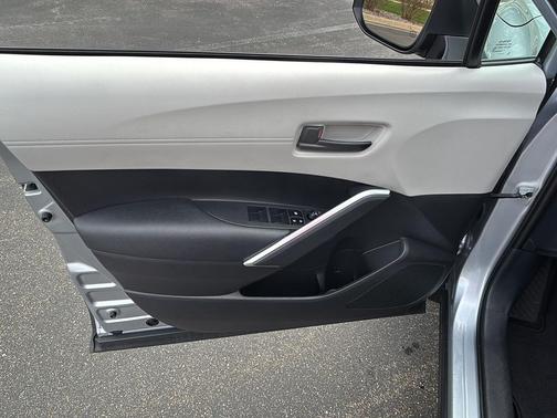 Sonic Silver 2024 Toyota Corolla Cross L