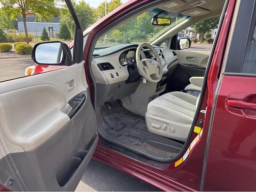 2013 Toyota Sienna LE