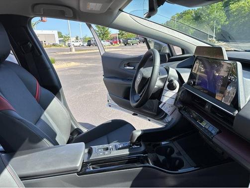 2025 Toyota Prius L