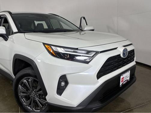 2022 Toyota RAV4 Hybrid XLE Premium