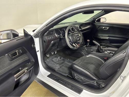 2016 Ford Shelby GT350 Base