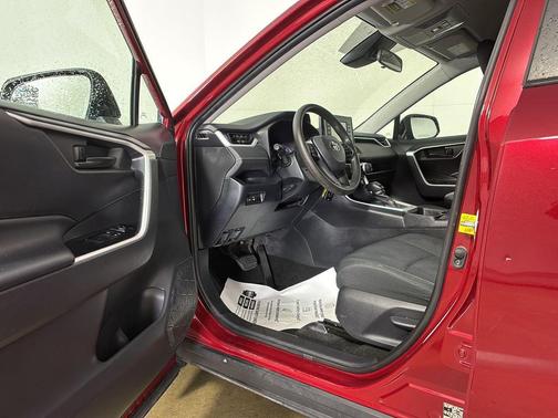 Ruby Flare Pearl 2020 Toyota RAV4 LE