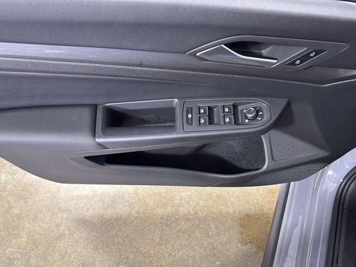 2024 Volkswagen Golf GTI 2.0T SE DSG