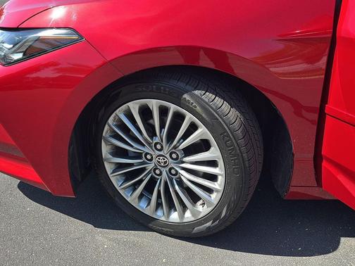 Supersonic Red 2022 Toyota Avalon Limited